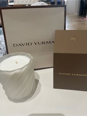 David Yurman Frosted White Swirl Glass Candle NEW IN BOX